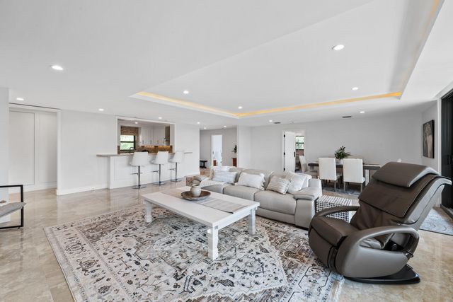 2785 Polo Island Drive J301 Penthouse, Wellington, FL 33414