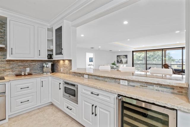 2785 Polo Island Drive J301 Penthouse, Wellington, FL 33414