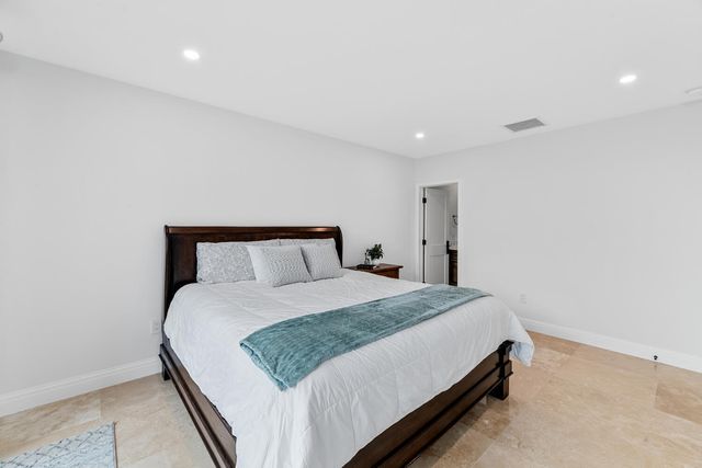 2785 Polo Island Drive J301 Penthouse, Wellington, FL 33414