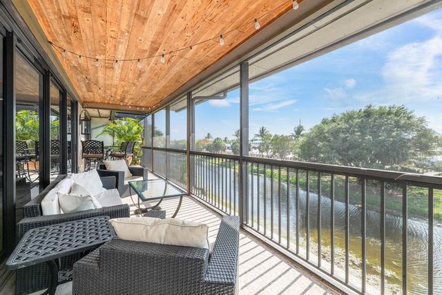 2785 Polo Island Drive J301 Penthouse, Wellington, FL 33414