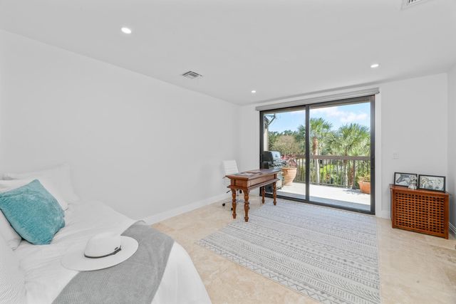 2785 Polo Island Drive J301 Penthouse, Wellington, FL 33414