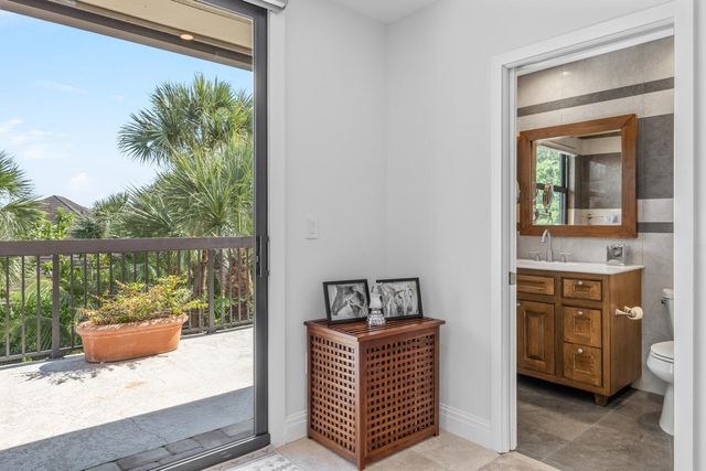 2785 Polo Island Drive J301 Penthouse, Wellington, FL 33414