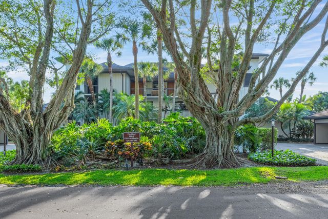 2785 Polo Island Drive J301 Penthouse, Wellington, FL 33414