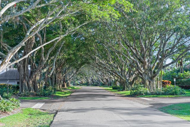 2785 Polo Island Drive J301 Penthouse, Wellington, FL 33414