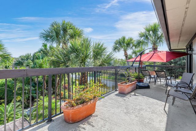 2785 Polo Island Drive J301 Penthouse, Wellington, FL 33414