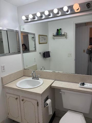 51 Waltham C, West Palm Beach, FL 33417