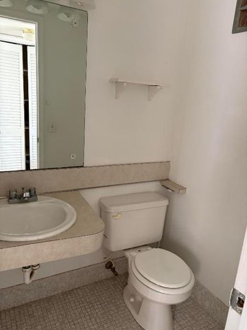 51 Waltham C, West Palm Beach, FL 33417