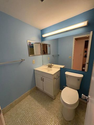 51 Waltham C, West Palm Beach, FL 33417