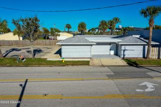 923 N Beach Street, Daytona Beach, FL 32114