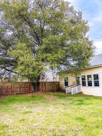 200 S 3rd Street, Wortham, TX 76693