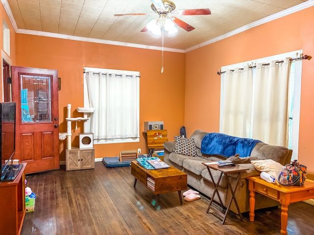 200 S 3rd Street, Wortham, TX 76693