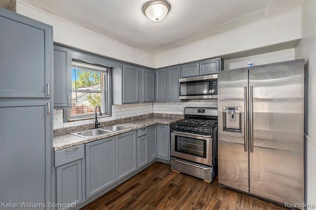 8427 Timken Avenue, Warren, MI 48089