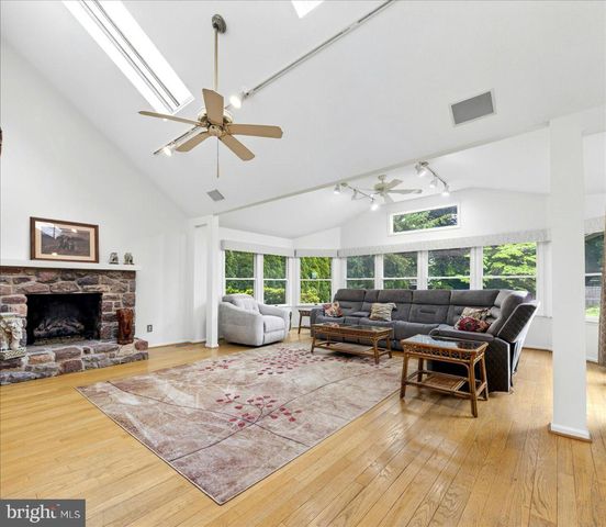 9 PADDOCK, Lawrenceville, NJ 08648