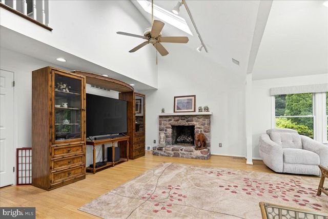 9 PADDOCK, Lawrenceville, NJ 08648