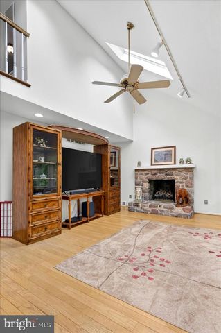 9 PADDOCK, Lawrenceville, NJ 08648