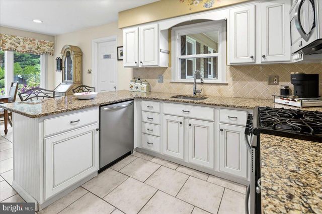 9 PADDOCK, Lawrenceville, NJ 08648