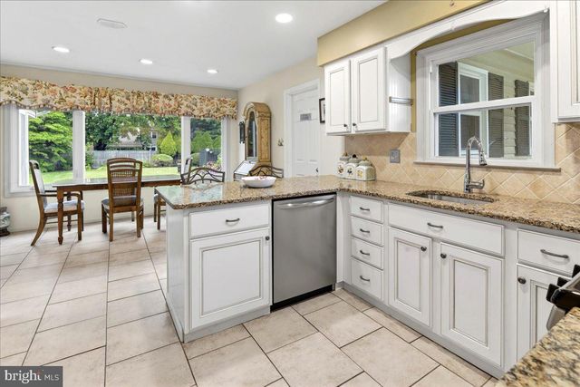 9 PADDOCK, Lawrenceville, NJ 08648