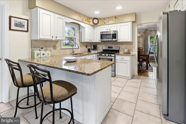 9 PADDOCK, Lawrenceville, NJ 08648