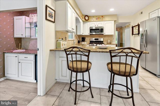 9 PADDOCK, Lawrenceville, NJ 08648