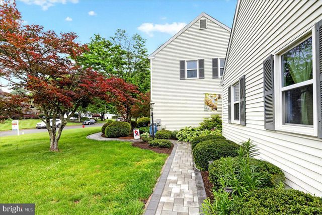 9 PADDOCK, Lawrenceville, NJ 08648