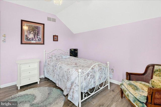 9 PADDOCK, Lawrenceville, NJ 08648