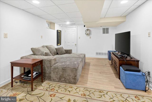 9 PADDOCK, Lawrenceville, NJ 08648