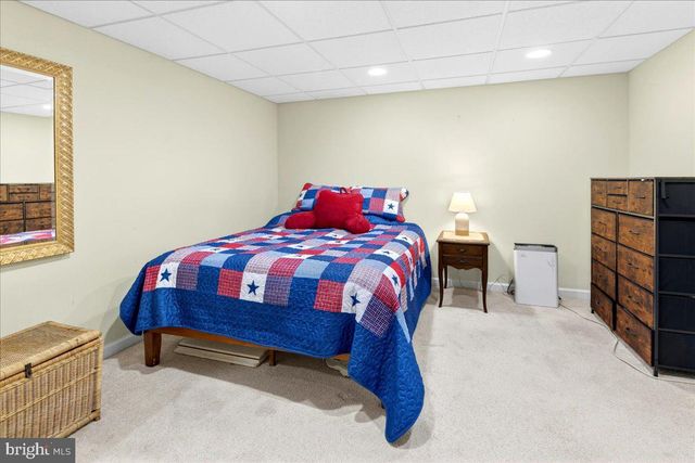 9 PADDOCK, Lawrenceville, NJ 08648