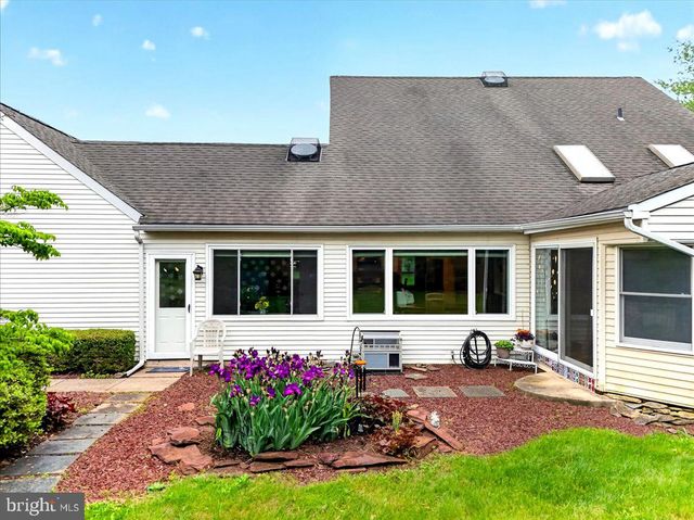 9 PADDOCK, Lawrenceville, NJ 08648