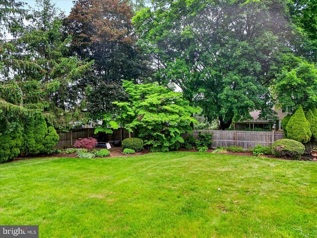 9 PADDOCK, Lawrenceville, NJ 08648