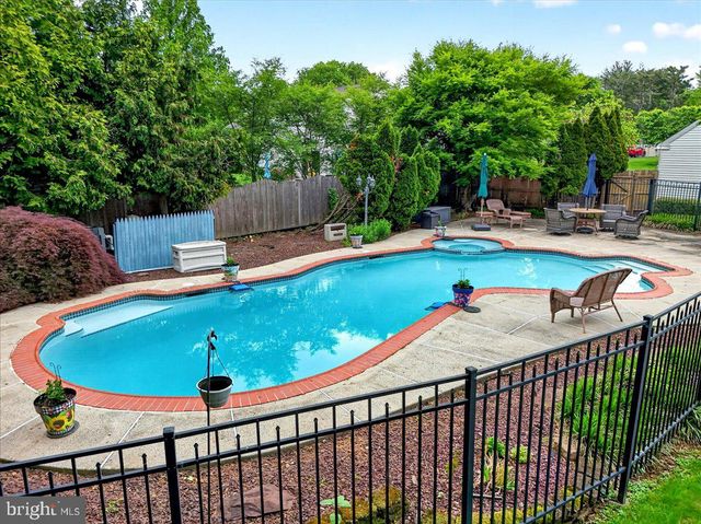 9 PADDOCK, Lawrenceville, NJ 08648