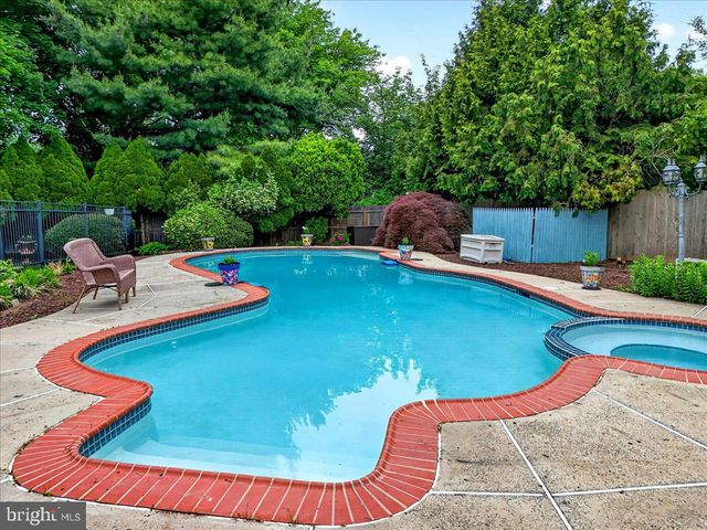 9 PADDOCK, Lawrenceville, NJ 08648