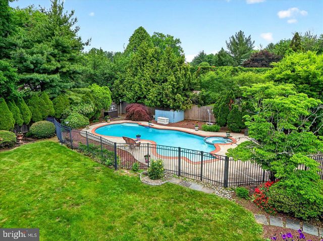 9 PADDOCK, Lawrenceville, NJ 08648
