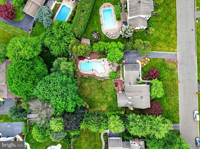 9 PADDOCK, Lawrenceville, NJ 08648
