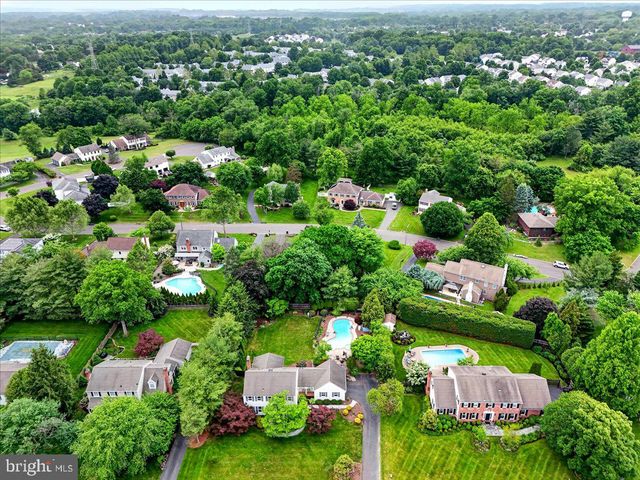 9 PADDOCK, Lawrenceville, NJ 08648