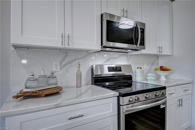 113 Cottonwood LN, Chesapeake, VA 23320