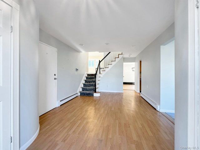 18 Lloyd Lane, Nesconset, NY 11767