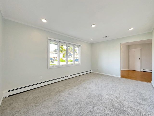18 Lloyd Lane, Nesconset, NY 11767