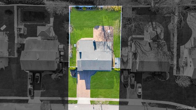 18 Lloyd Lane, Nesconset, NY 11767