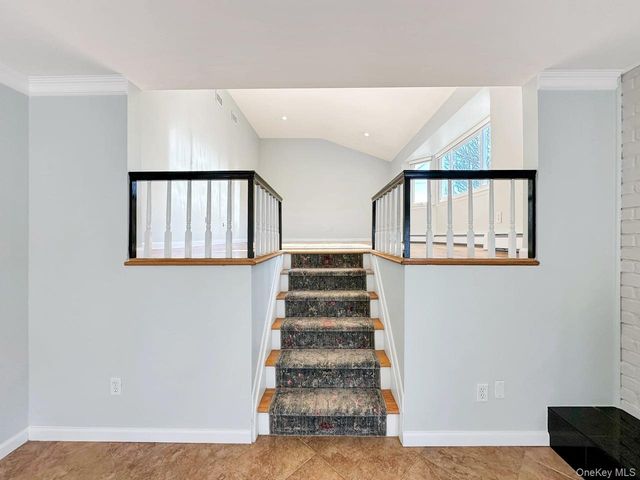 18 Lloyd Lane, Nesconset, NY 11767