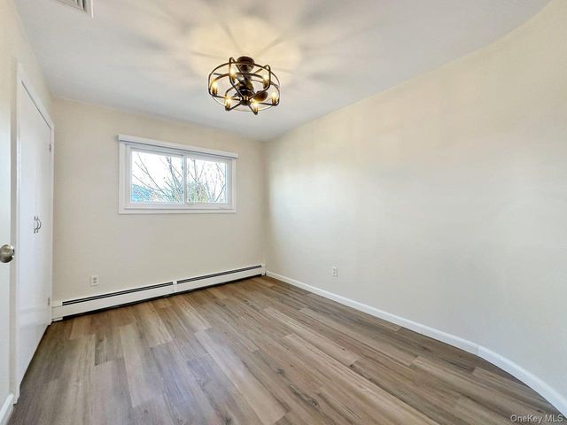 18 Lloyd Lane, Nesconset, NY 11767