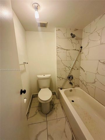 16491 Blatt Blvd 202, Weston, FL 33326