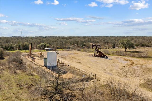 2494 County Road 118, Giddings, TX 78942