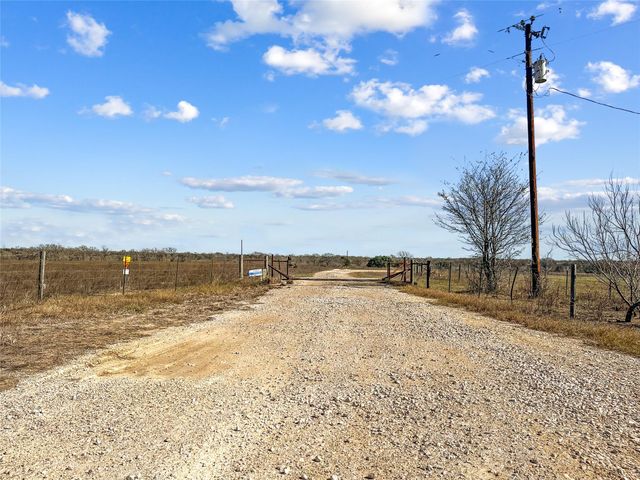 2494 County Road 118, Giddings, TX 78942