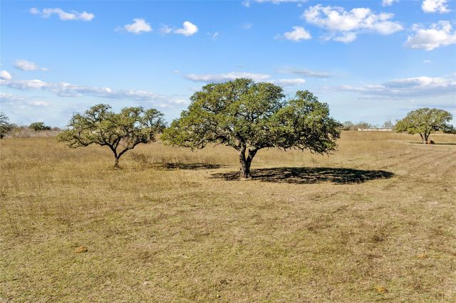 2494 County Road 118, Giddings, TX 78942