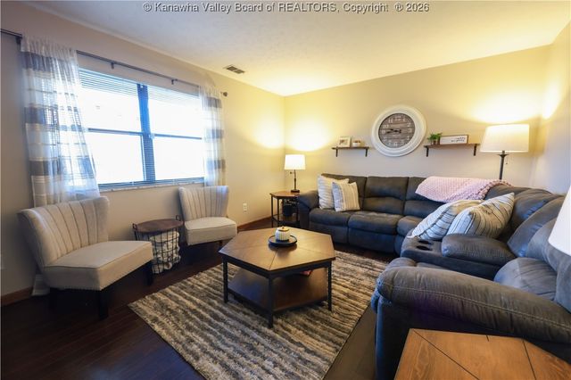 225 Sunset Drive, Hurricane, WV 25526