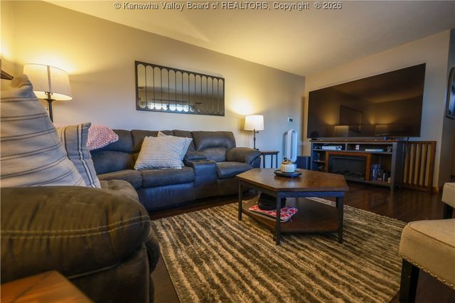 225 Sunset Drive, Hurricane, WV 25526