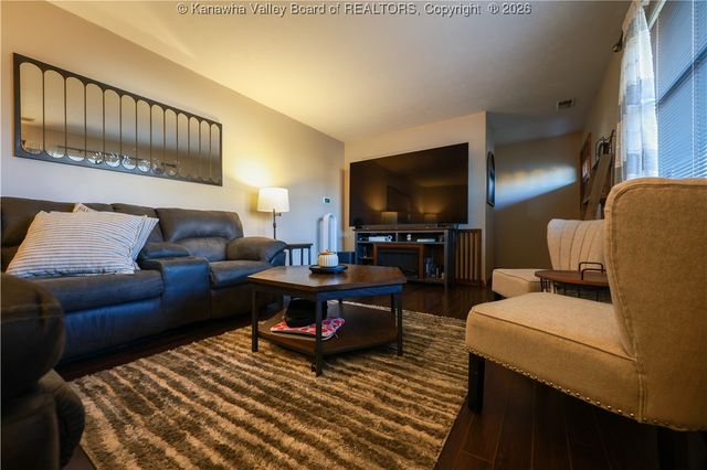 225 Sunset Drive, Hurricane, WV 25526