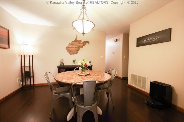 225 Sunset Drive, Hurricane, WV 25526