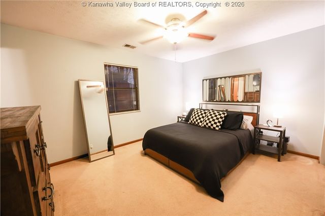 225 Sunset Drive, Hurricane, WV 25526