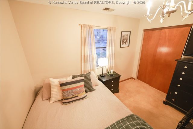 225 Sunset Drive, Hurricane, WV 25526